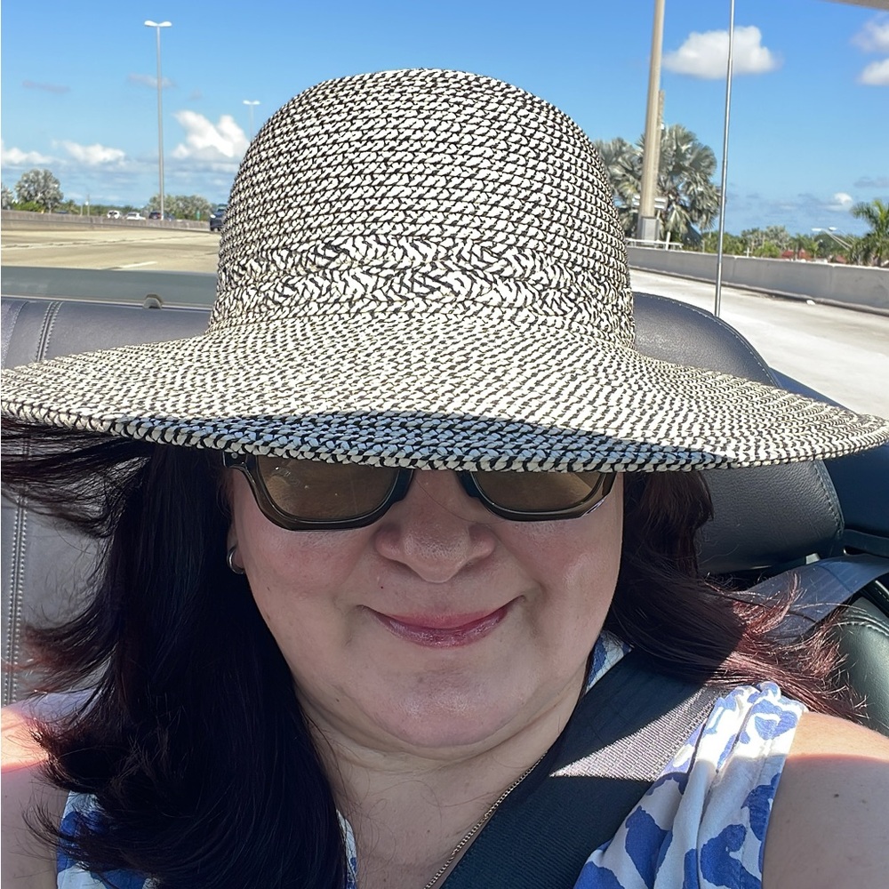 Meet your Posher, Evelyn